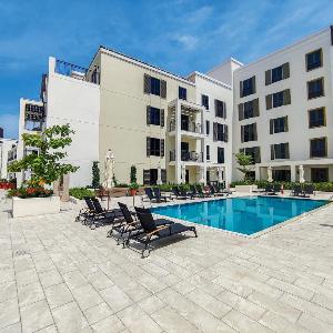 Spectacular Waterfront Apartment in La Mer