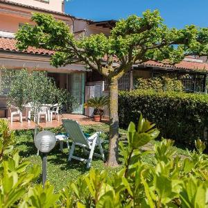 M355 - Marcelli bilocale con giardino e parcheggio