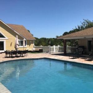 Sprawling Southampton Home: Private Pool