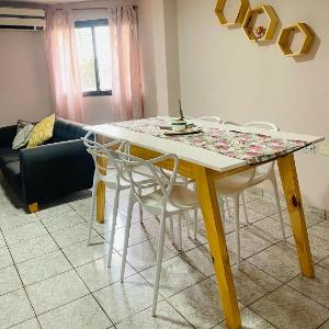 Depto dos habitaciones sobre avenida principal en Cataratas del Iguazú con wifi