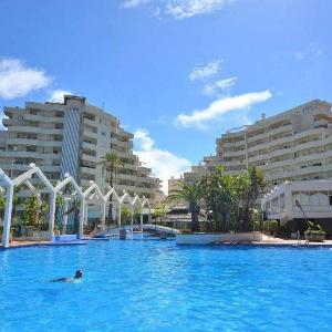 Spacious Studio in Benalbeach with sea views