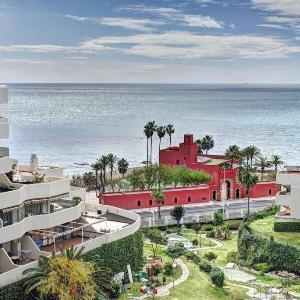 Apartment with sea views and large terrace