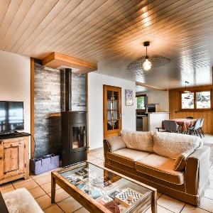 Chalet familial confortable 7 pers 800m des pistes terrasse parking WiFi équipements modernes - FR-1-685-77