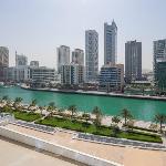 Bright and Serene 2BR with Lovely Marina Views Dubai 