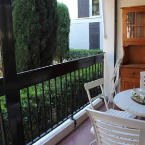 Appartement T2 avec terrasse et parking à 400 m du Port - 4RS207