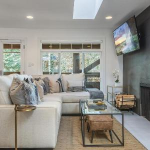 New Listing 3BR 3BA Condo - Steps to Gondola