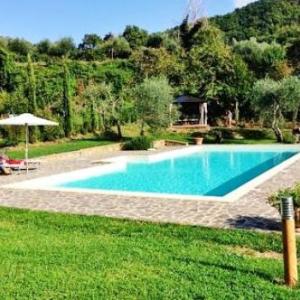 House with 4 bedrooms in Montelaterone with wonderful mountain view private pool enclosed garden 19 km from the slopes