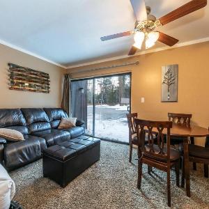 Cozy Deluxe Studio #131 at Donner Lake Village
