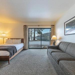 Cozy King Studio w/Lake View #145 at Donner Lake Village