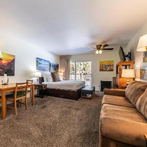 Cozy Studio w/Kitchenette and Balcony #212 at Donner Lake Village