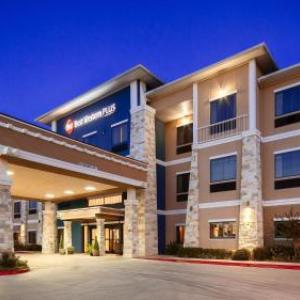 Best Western Plus Lytle Inn And Suites