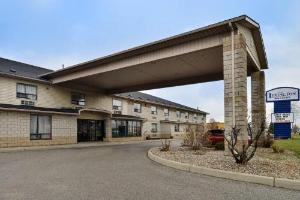 Lexington Inn & Suites-Windsor, Windsor