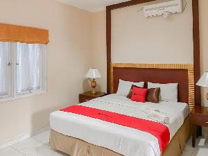 RedDoorz Plus near Istana Cipanas Cianjur, Puncak