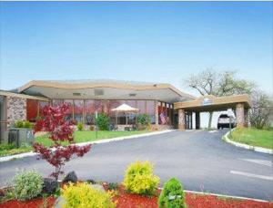 Days Inn by Wyndham Toledo, Toledo