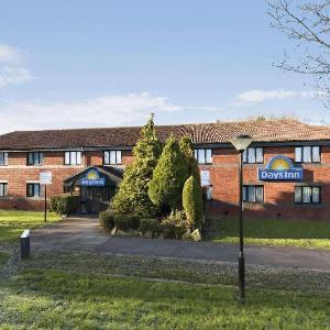 Hotels near Wyvern Theatre Swindon - Days Inn Membury M4