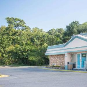 Super 8 by Wyndham Durham/University Area NC