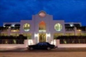 Dolce by Wyndham Miami Beach hotel near Miami Beach Convention Center