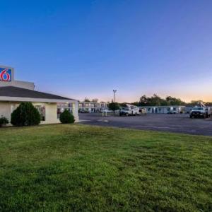 Motel 6-Sulphur Springs TX