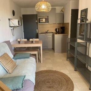 Appartement 2 pièces avec parking privé au Grau-du-Roi - FR-1-250-233