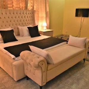 Ezeife Guesthouse