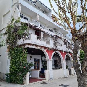 Apartments by the sea Gornja Podgora Makarska - 21736