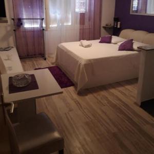 Rooms And Apartment Stambuk II