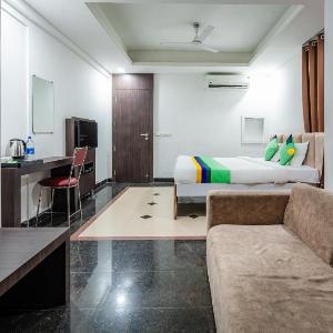 Treebo Silver Apartment