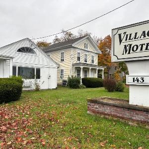 Village Motel By OYO Clinton