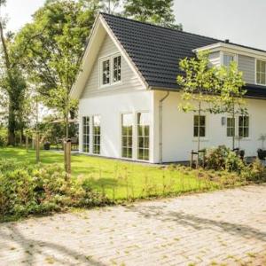 Spacious home with a fireplace at 3 km from Baarle-Nassau