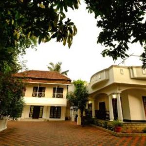 Vaiga Homes - Vembanadu Lakeview Retreat