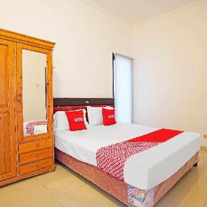 OYO 91194 Manyar Residence Syariah