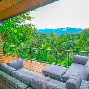 Modern Mountain View Home by Nauyaca Waterfall