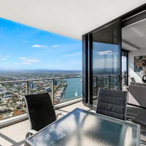 Circle On Cavill High Floor 1 Bedroom Apartment - CoastHM