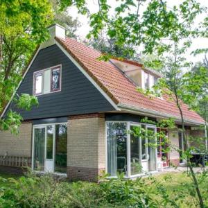 Cozy house with garden close to De Lemelerberg