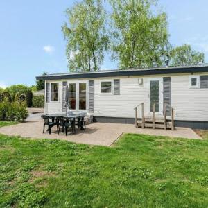 Comfy chalet with fireplace near Baarle-Nassau