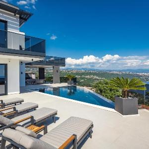 Lux villa with pool and sea view in Opatija