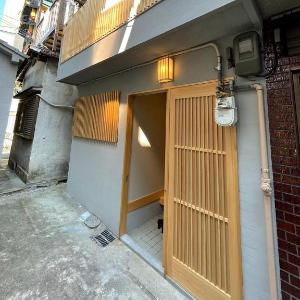 Tamatsukan 玉津館 Detached Hse JR Tsuruhashi 7min Kansai Airport 關西空港 57 mins Namba 6 mins Nihonbashi 4 mins Universal Studio 37 mins Nara 30 mins Early Check In