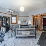 Rustic 3-Bedroom 1.5-Bath Oasis by Downtown