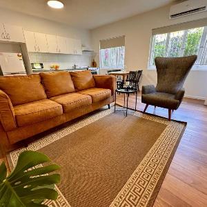 3 Bed Budget Brisbane Gem With Parking Near Gabba