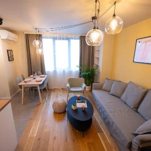 Design 1BDR Apartment near City Center
