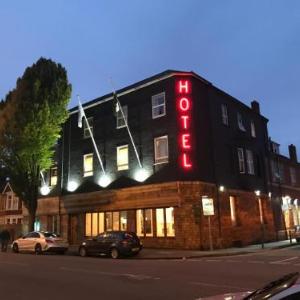 Hotels near Newport Centre - Victoria Hotel