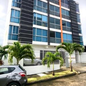 Navona Towers Amplio Apart Dos Noches minimo para 4 personas lo mejor de Panamá
