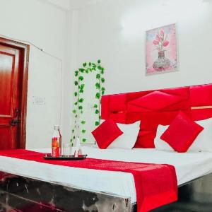 Hotel Madhav Palace