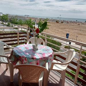 Enjoy the sea from our relaxing flat