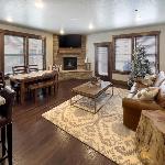 Ideal Condo 2 Minute Drive to Deer Valley Utah