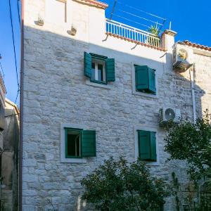 Seaside holiday house Kastel Novi Kastela - 22292