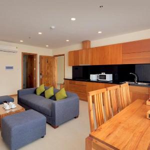 Maple Spacious 3 bedroom apartment with balcony