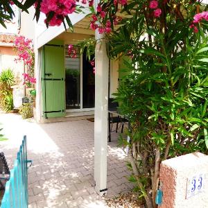 Pavillon climatise 4/5 pers grande terrasse proche plage et commerces parking securise - FR-1-776-6