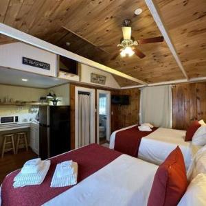 Cottage 4 - Queen and Full Beds Child Loft w 2 Twins Private Bath Kitchenette Pets Allowed Fee applies