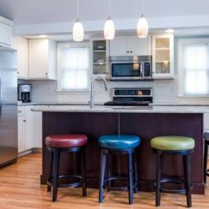 Beautiful & Romantic 1BR Cottage w/Beach Locker